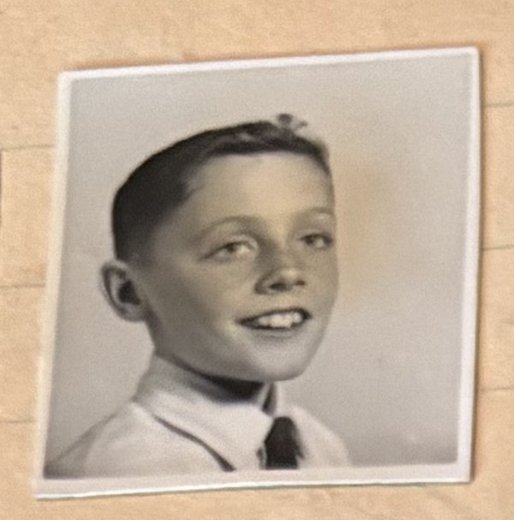 School photo taped to letter L33